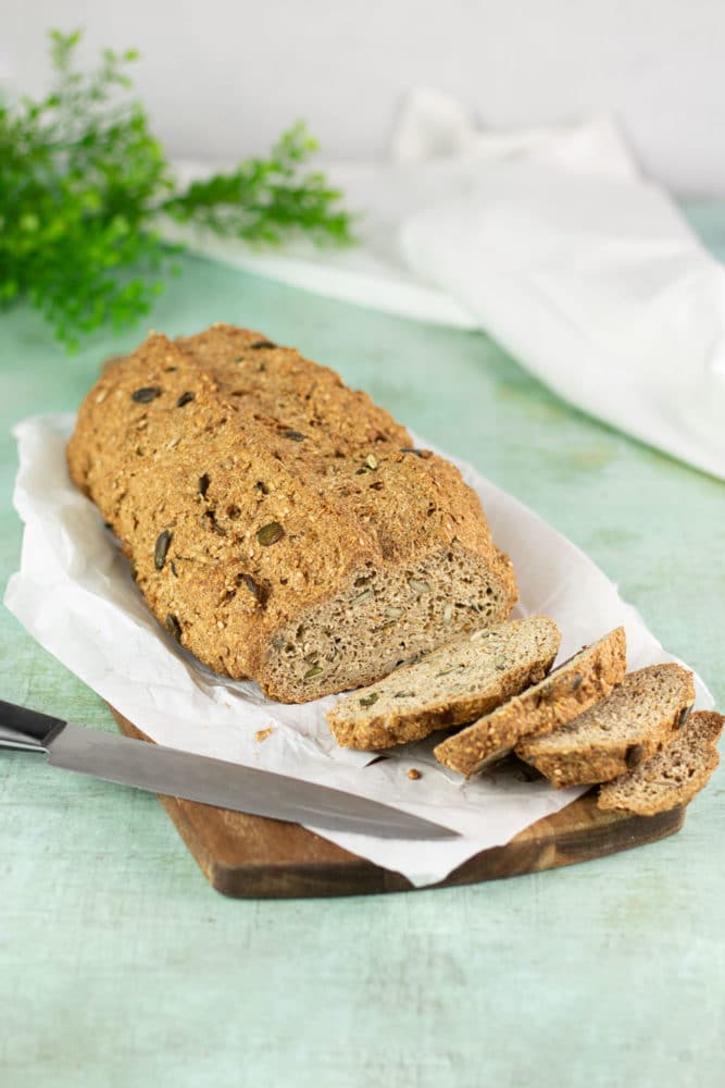 Das vegane Körner-Baguette ist außerdem Low Carb, glutenfrei und zuckerfrei.